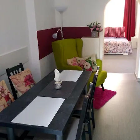 Apartman 4u Centrum + Free Parking Διαμέρισμα *